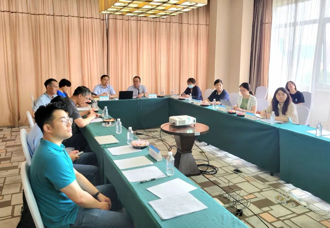 清华​yl23411永利召开“中国企业的全球卫生与健康责任”项目专家座谈会